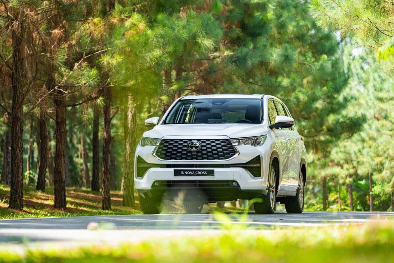Toyota Innova Cross 5 dau