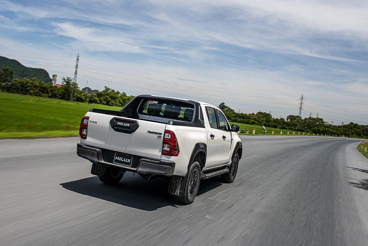Toyota Hilux 18 toyota hilux 2021 7