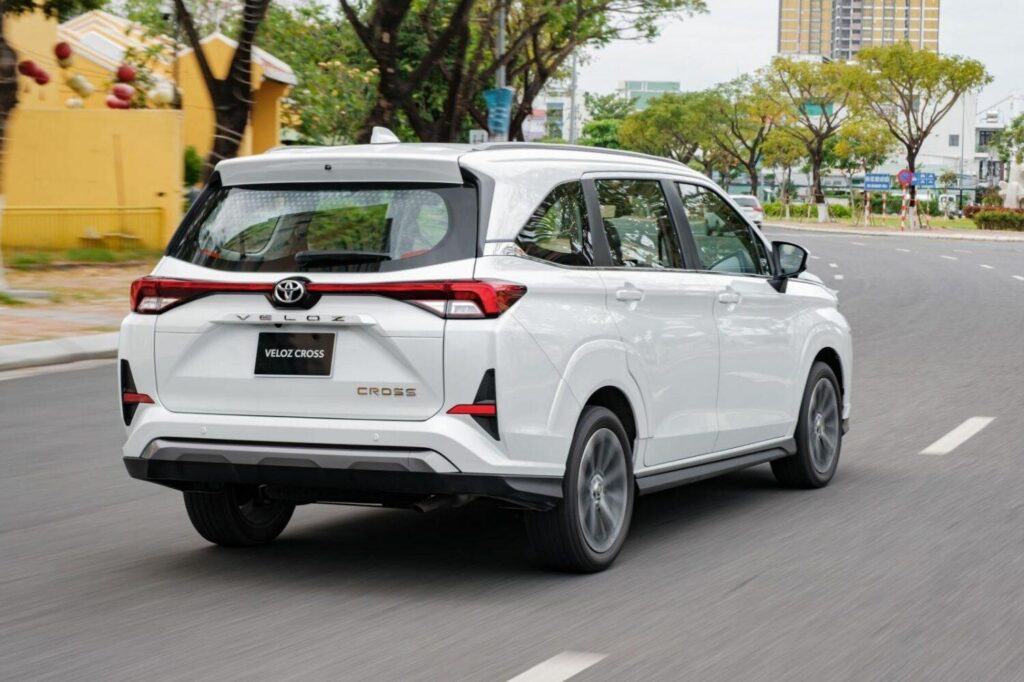 Toyota Veloz 10 toyota veloz 2