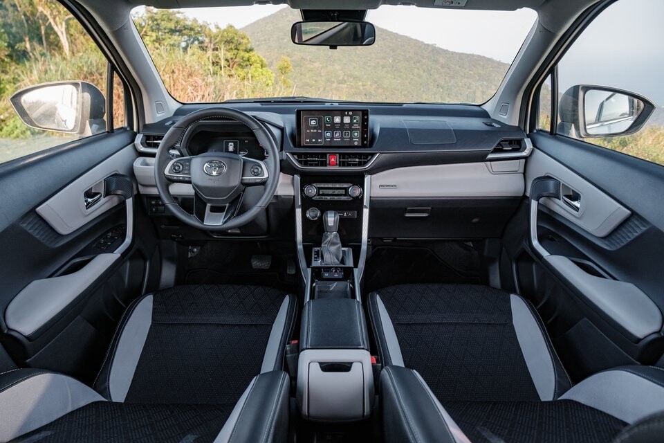 Toyota Veloz 12 toyota veloz 21