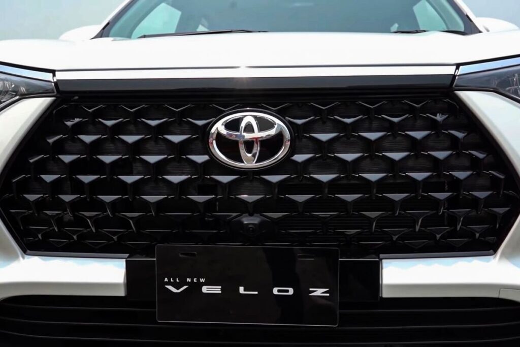Toyota Veloz 7 toyota veloz 22